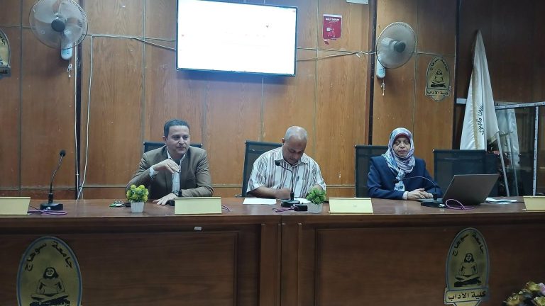 ورشة عمل تقارير البرامج والمقررات وفقًا لنماذج الهيئة لكلية الآداب